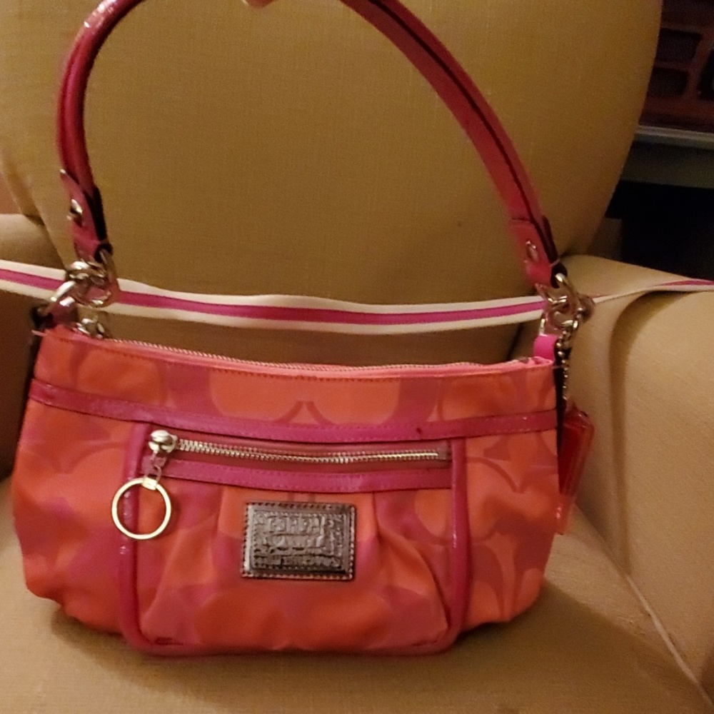 Super cute Coach Poppy shoulder bag! Never used!